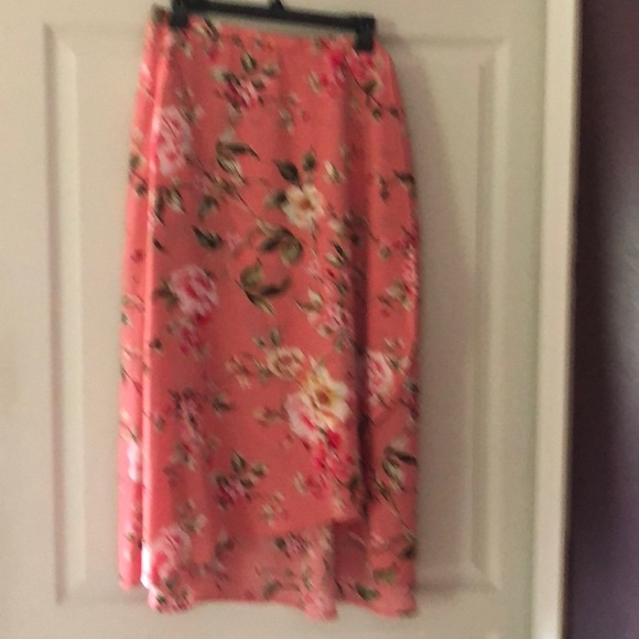 Skirt - Picture 1 of 7
